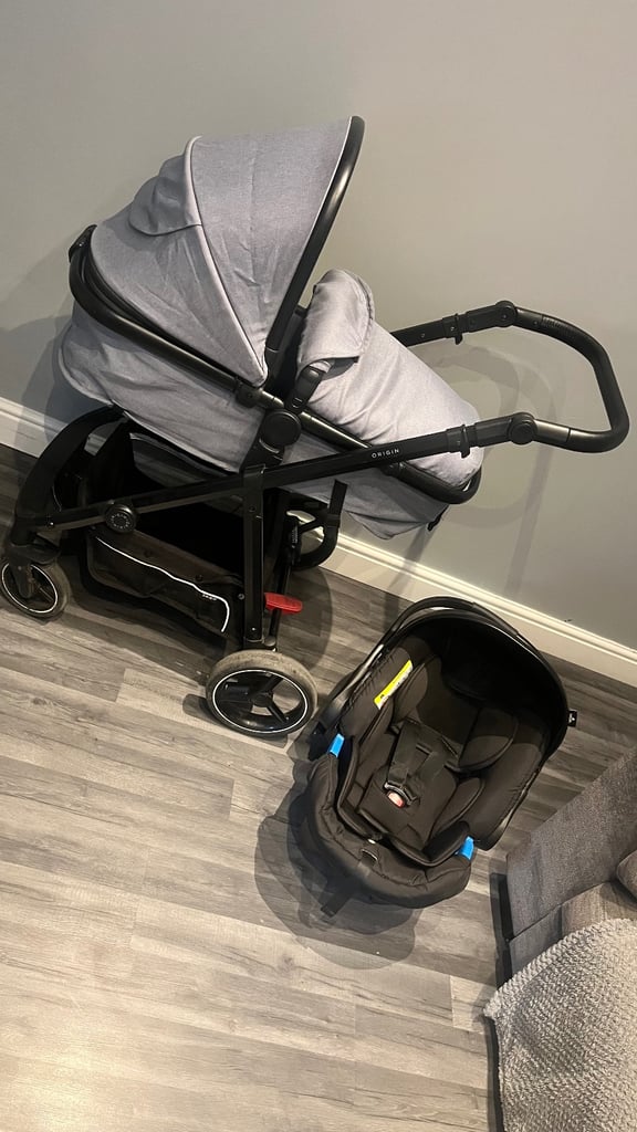 image for Travel system pram / car seat