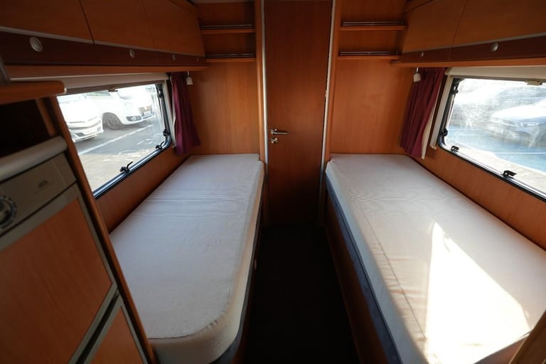 Dethleffs Globetrotter ESPRIT RT RENAULT 3 BERTH 4 TRAVEL SEAT MOTORHOME