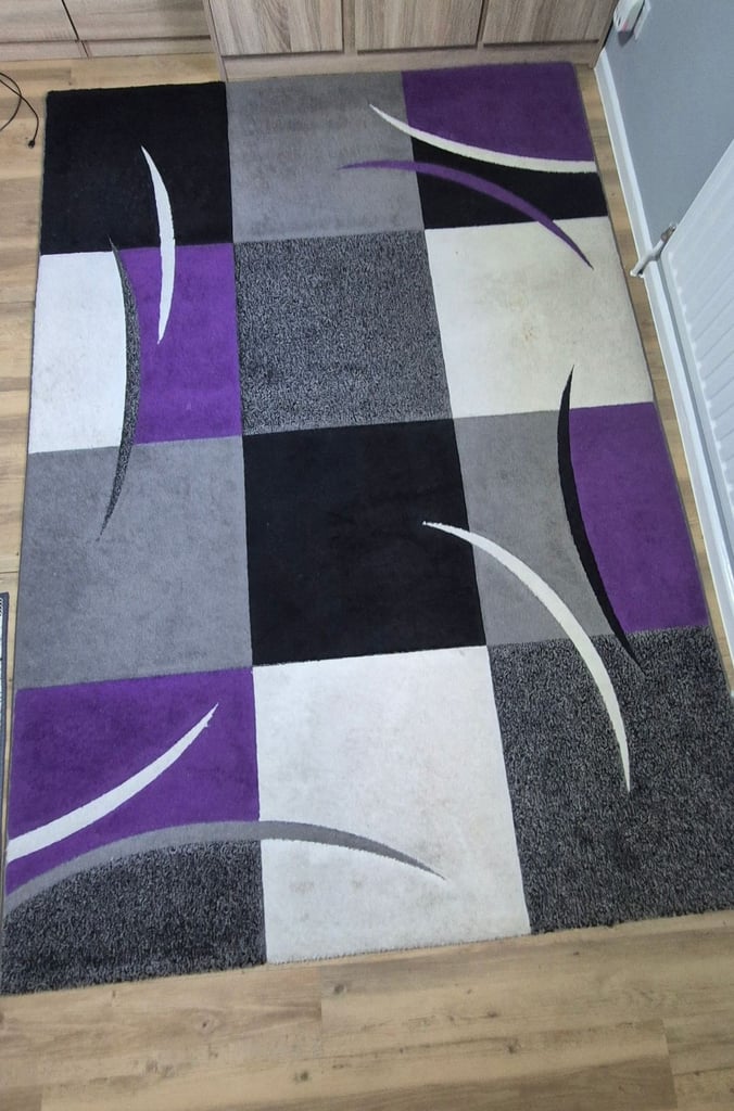 image for Used large rug/carpet. 
