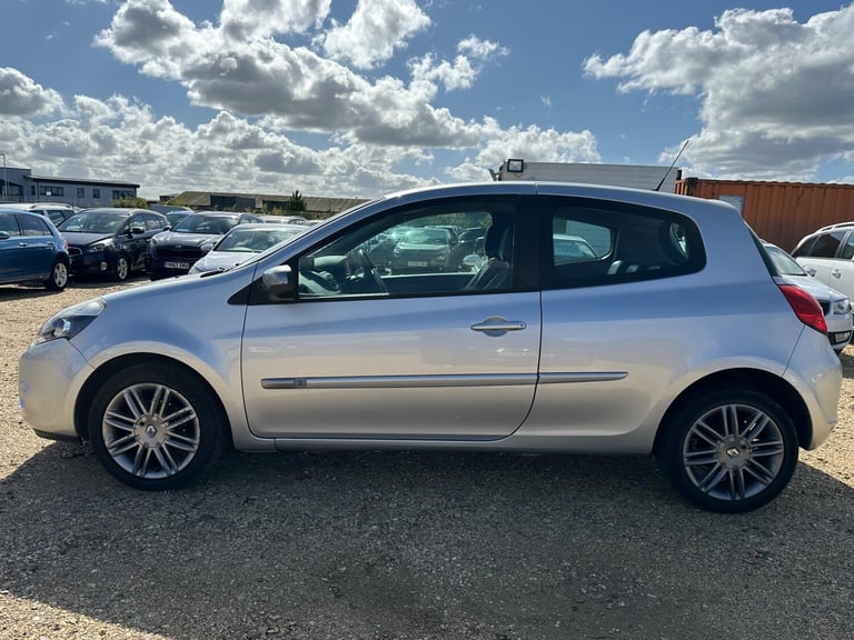 2012 Renault Clio 1.2 Dynamique TomTom Euro 5 3dr HATCHBACK Petrol Manual