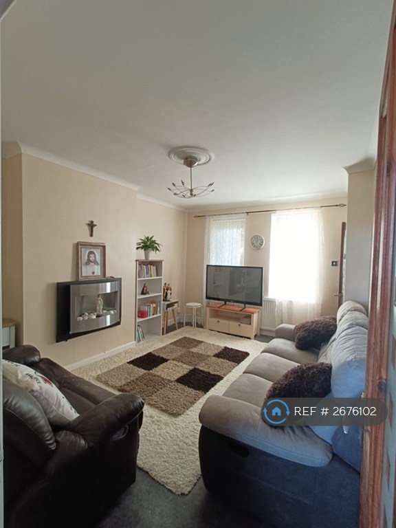 2 bedroom house in Manor Oaks Road, Sheffield, S2 (2 bed) (#2676102)