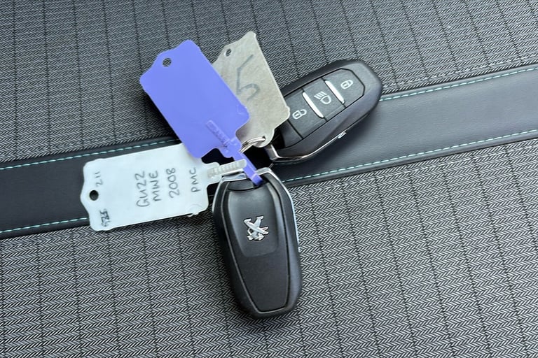  Peugeot E 2008 50kwh Allure Premium Suv 5dr Electric Auto 7kw Charger 136 Ps