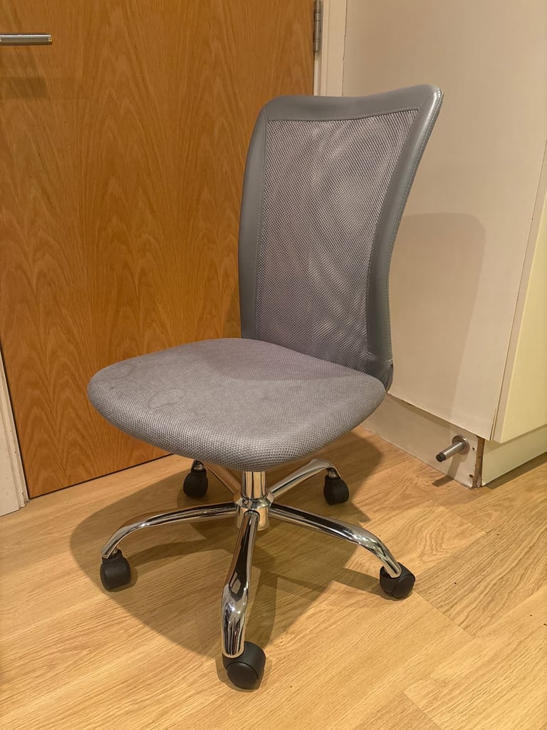 image for Grey Mesh Office Chair - pickup Stratford
