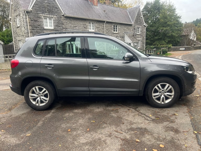 2016 Volkswagen Tiguan 2.0 TDi BlueMotion Tech S 110 5dr [2WD] ESTATE DIESEL Manual