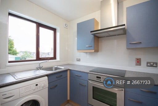 2 bedroom flat in Gladstone Place, Woodside, Aberdeen, AB24 (2 bed) (#2667733)