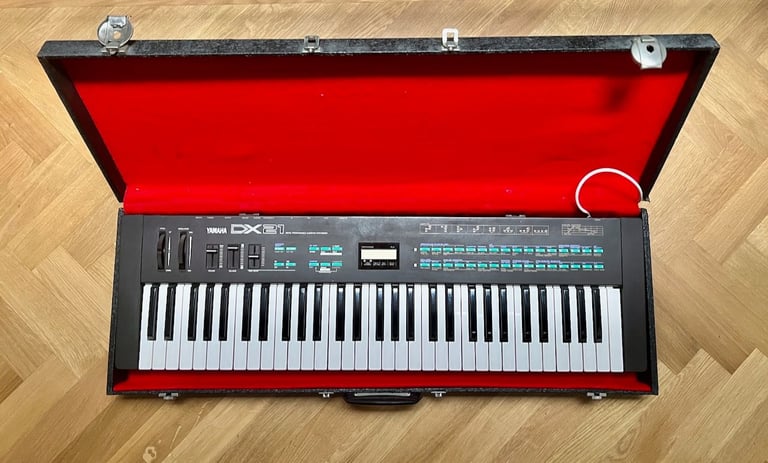 Yamaha DX21 FM Synthesizer