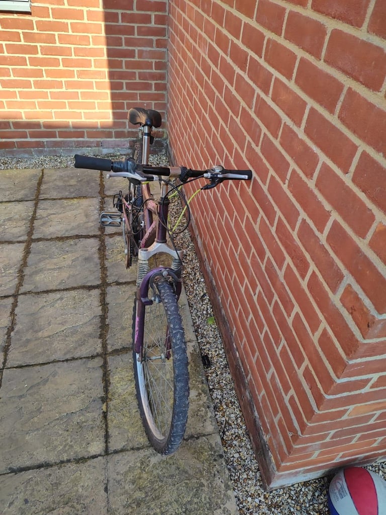 Apollo Outrage Full Suspension Mountain Bike – 18-Speed