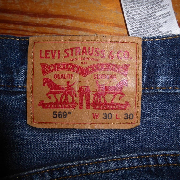 2 pairs of men's jeans - 1 pair Levis + 1 unbranded - for up-cycle craft,  material use or repair