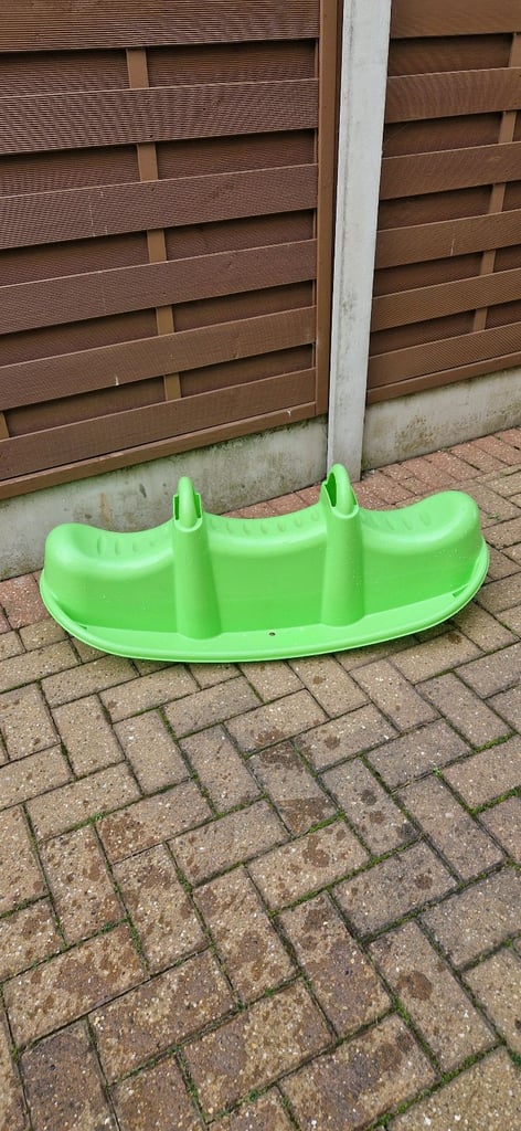 CHAD VALLEY GREEN ROCKING CROCODILE. IN EXCELLENT CONDITION.
