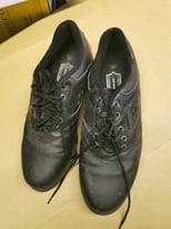 Size 9 golf shoes