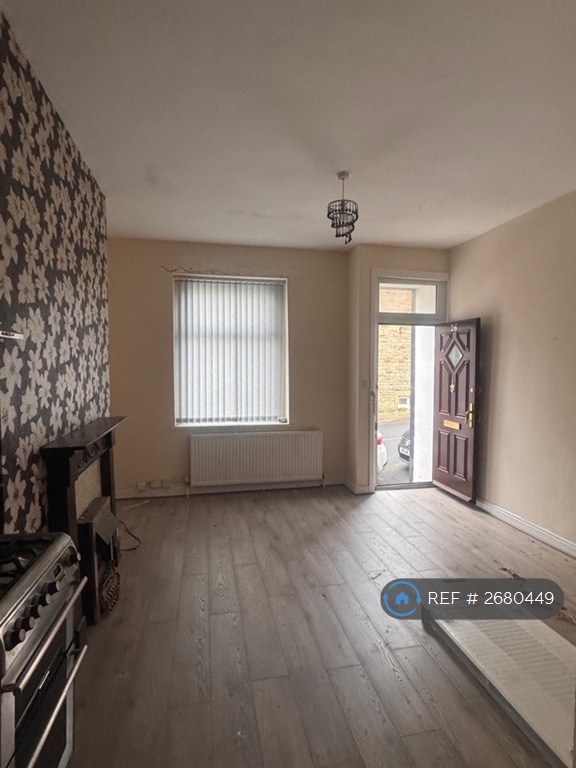 3 bedroom house in Acres Street, Bradford, BD21 (3 bed) (#2680449)