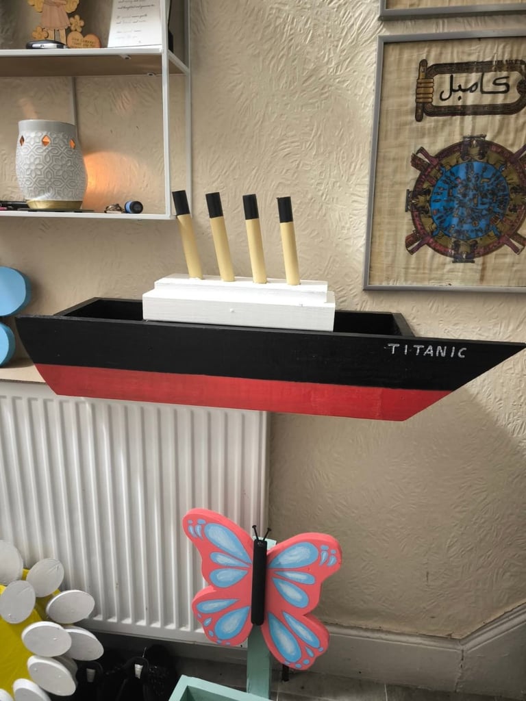 image for TITANIC PLANTERS 🎁🎁🎁🎂🎂🎂