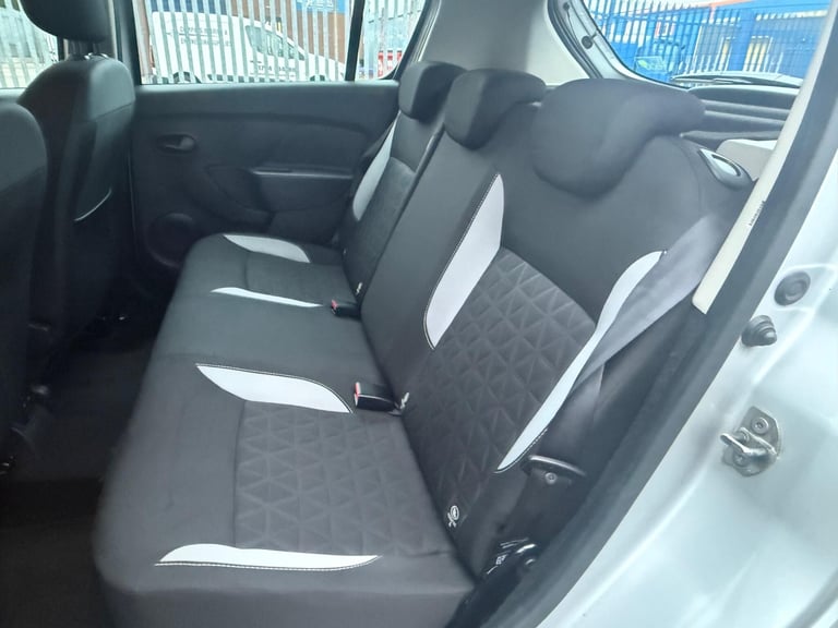 2014 Dacia Sandero Stepway 0.9 TCe Laureate Euro 5 5dr HATCHBACK Petrol Manual