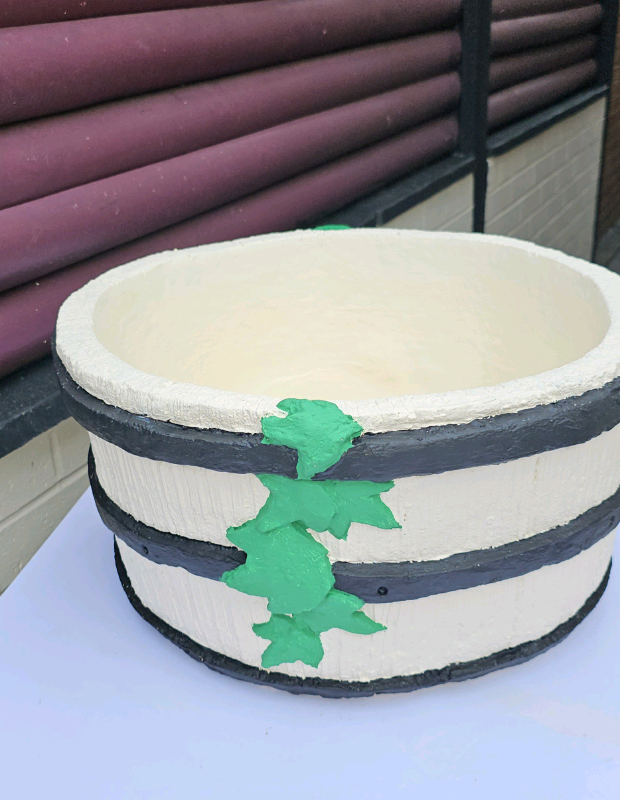 Large Plant Pot Heavy Duty Circular shape.