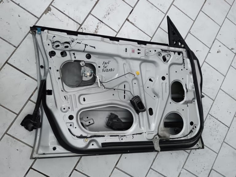 Lh front door for Subaru Forester