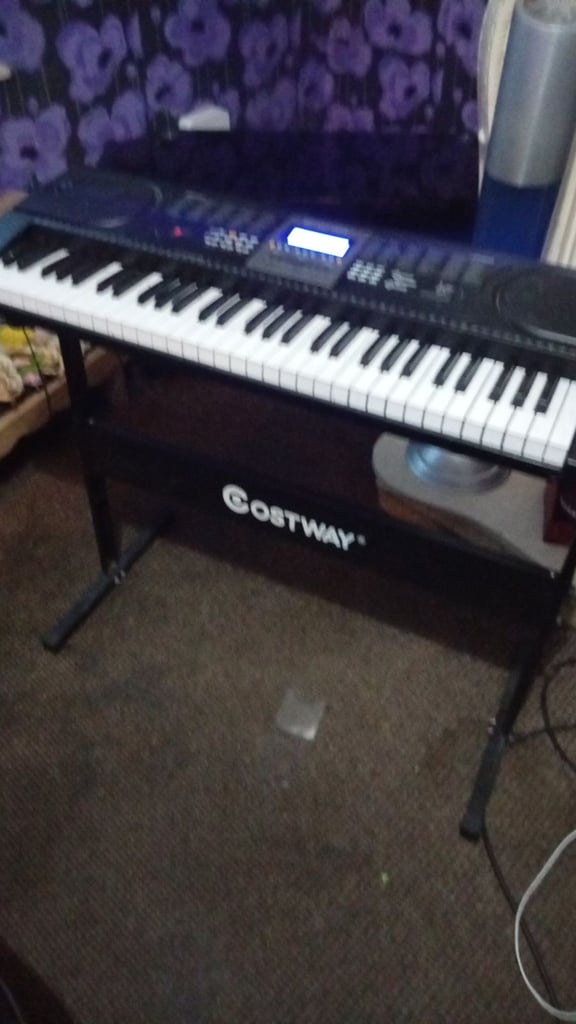 image for Cosway keyboard on stand fully working order