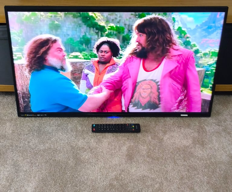 Technika 40 inch Slim Full HD 1080p TV DVD Combo Combi Freeview HD HDMI USB 40F22B-FHD/DVD