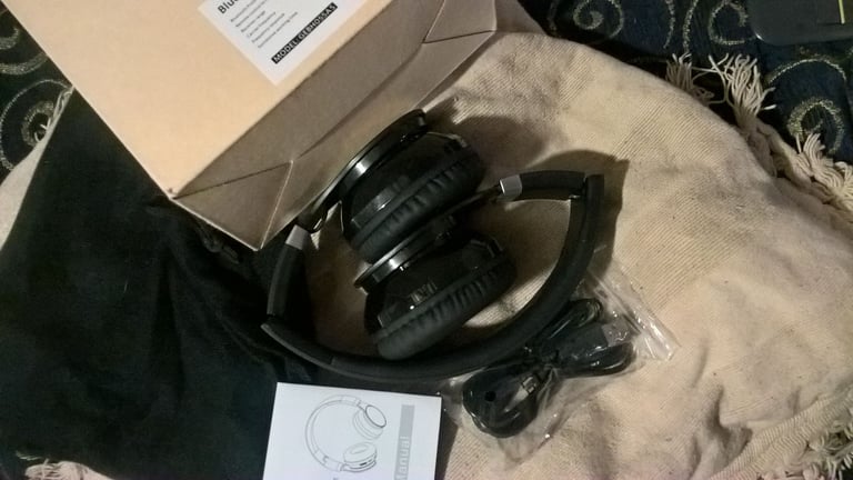  Mpow wireless headphones. built in mic (NEW)