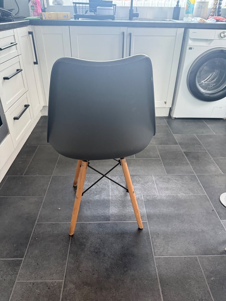 Dining room / kitchen chair