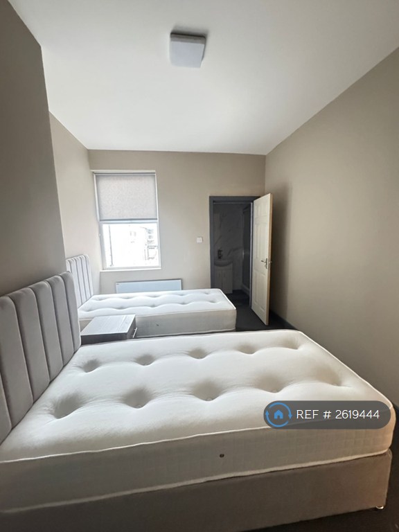 6 bedroom house in Keswick Road, Blackpool, FY1 (6 bed) (#2619444)