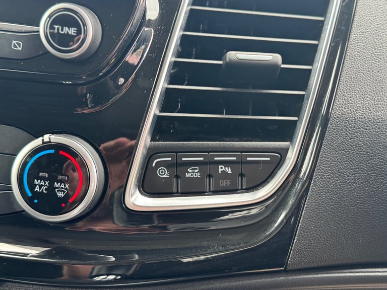 2022 Ford Transit Custom Ford Transit Custom 2.0 320 Limited  Crew Cab  Low