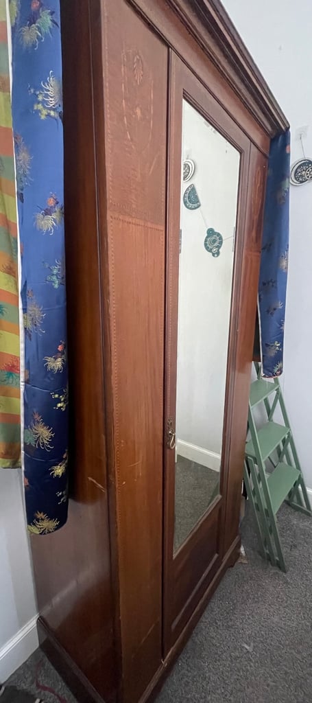 Vintage Wardrobe FREE!