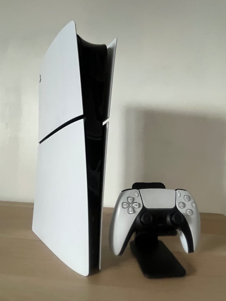 image for PS5 Slim Digital Edition 1 Controller Unboxed 