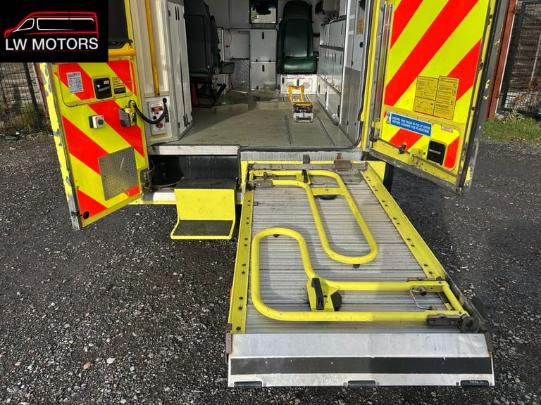 MERCEDES BENZ SPRINTER 519 CDI DIRECT EX AMBULANCE SERIVICS 2017 17 REG EURO 6