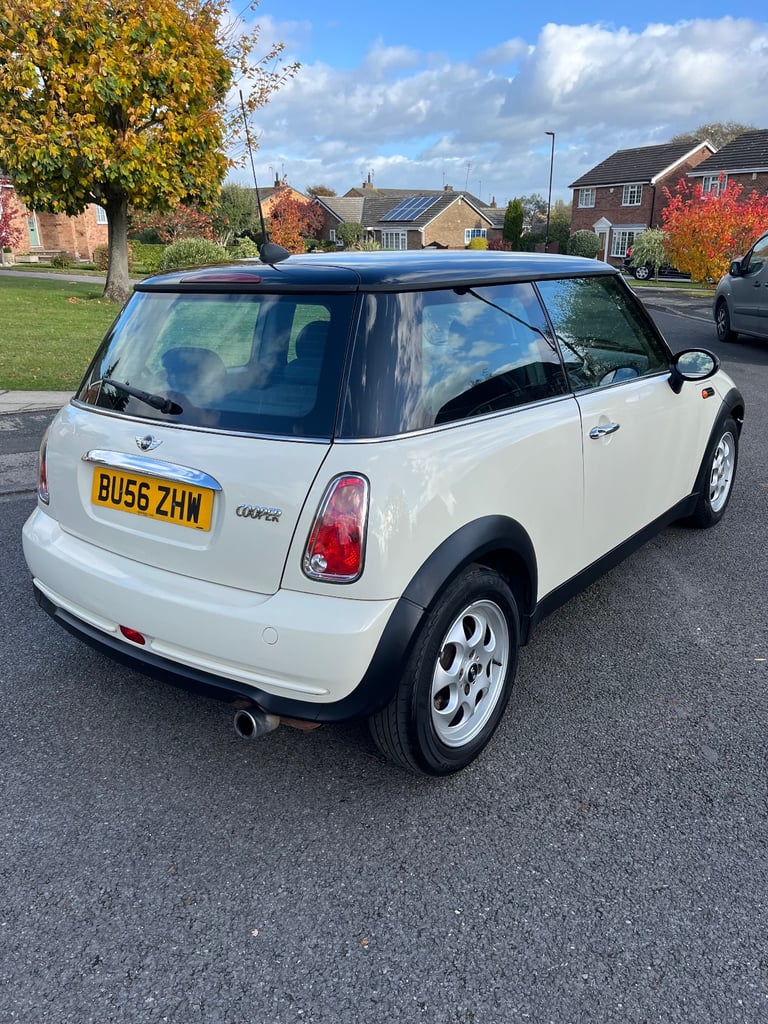 Mini Cooper 1.6 petrol 65000 miles full service history V.G.C £1650.