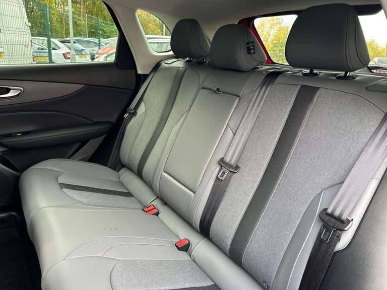 2025 MG MG S5 64kWh Trophy Long Range SUV 5dr Electric Auto (231 ps) SUV ELECTRIC Automatic