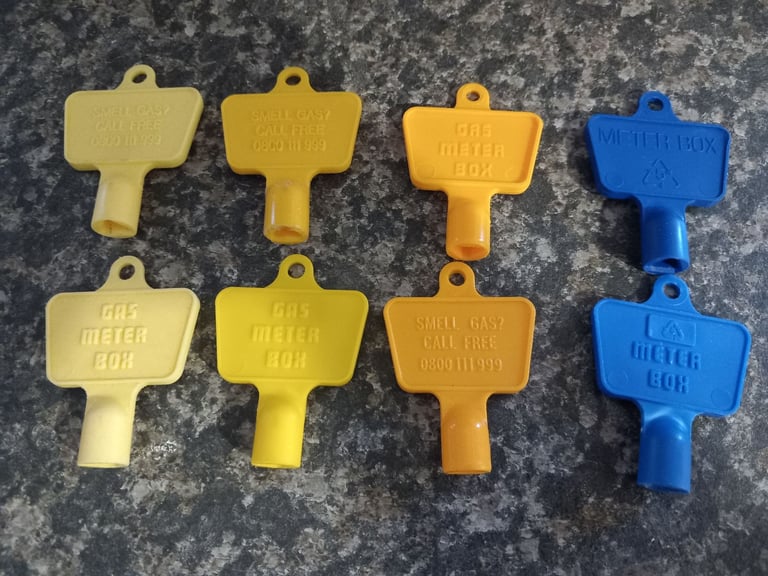 8 utility box keys 