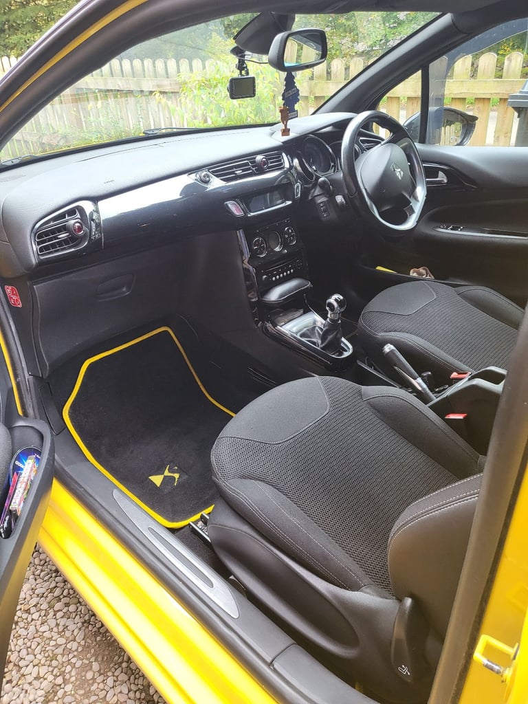 Citroen, DS3, Hatchback, 2014, Manual, 1560 (cc), 3 doors