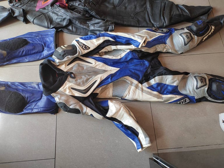 East London Motorcycle Clothing – ALL TYPES – SEE PHOTOS – EAST LONDON - 751