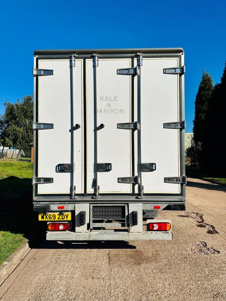 2019 (69) MITSUBISHI FUSO CANTER 7C15 7.5 TON FRIDGE, CARRIER XARIOS 600 UNIT
