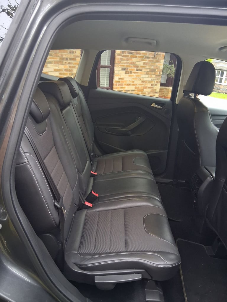 Ford, KUGA, Hatchback, 2015, Semi-Auto, 1997 (cc), 5 doors
