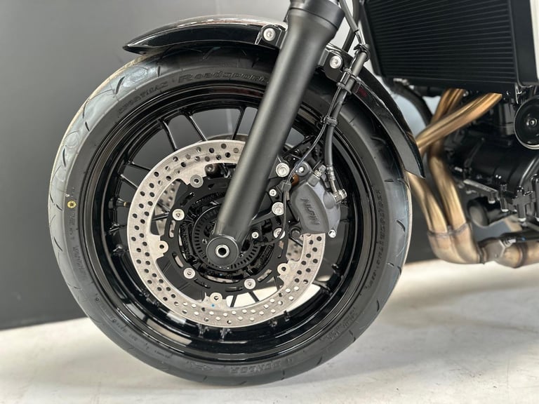 STUNNING ONE OWNER 2023/23 KAWASAKI Z650 RS MOTORCYCLE 
