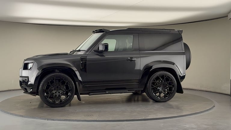 2025 Land Rover Defender 3.0 D250 X-Dynamic SE 90 3dr Auto ESTATE DIESEL Automatic