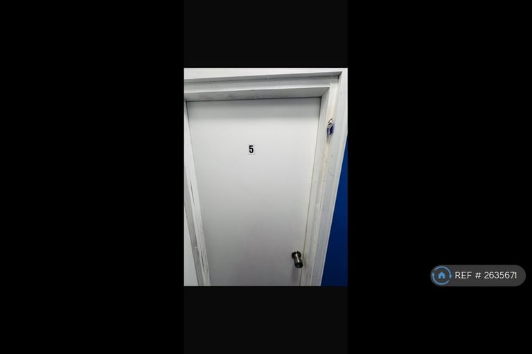 1 bedroom in Devonshire Street, Keighley, BD21 (#2635671)
