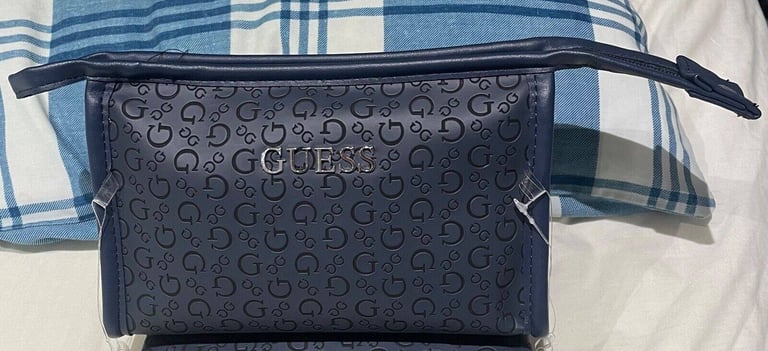 GUESS HANDBAG / PURSE / Make Up Bags, 2 BAGS - NEW WITH TAGS