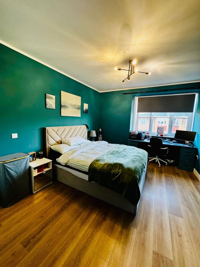 Large, bright and fully furnished double room