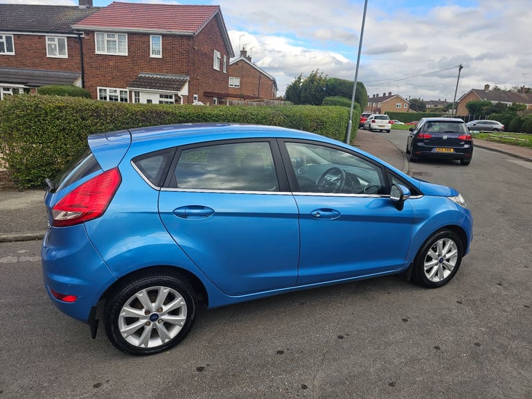 fiesta 1.4 zetec NEW RE.CON ENGINE 98K WITH RECEIPT LONG MOT JUNE 26 NEW CLUTCH 2KEYS drives perfe