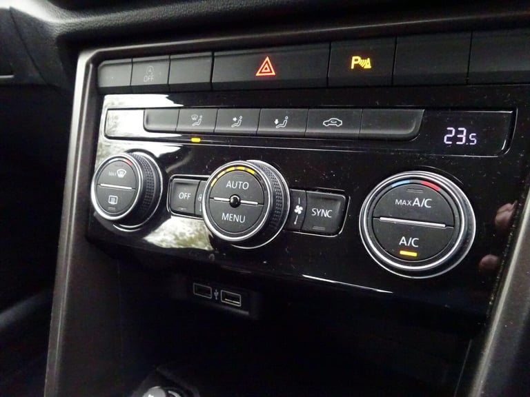 2019 Volkswagen T-Roc 1.6 TDI SE 5dr HATCHBACK DIESEL Manual