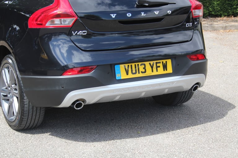 2013 Volvo V40 D3 Cross Country Lux Nav Geartronic HATCHBACK Diesel Automatic