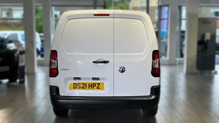 2021 Vauxhall Combo 2300 1.5 Turbo D 100ps H1 Dynamic Van Van Diesel Manual