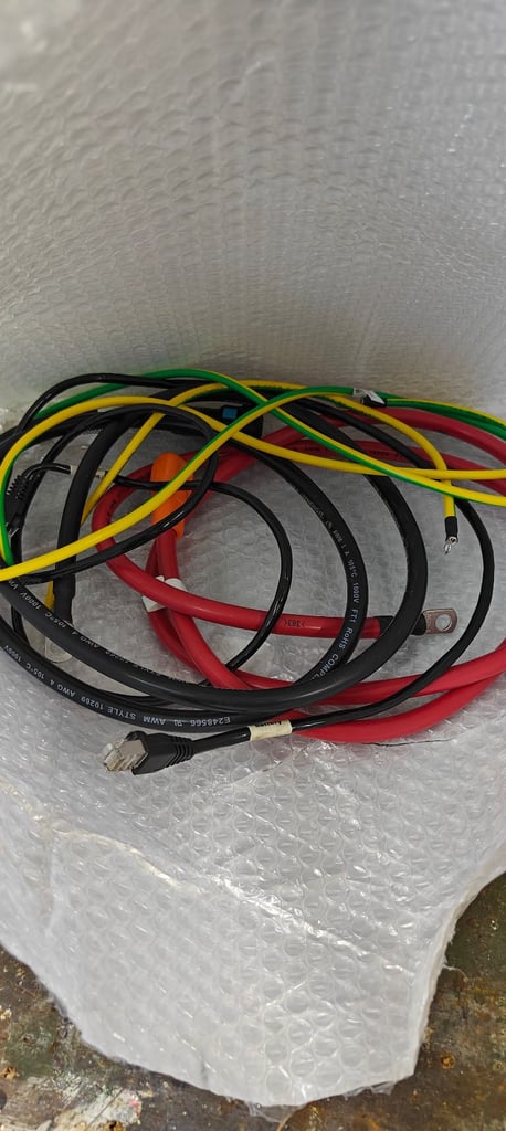 Solar Battery Cables and Mounting Bracket 