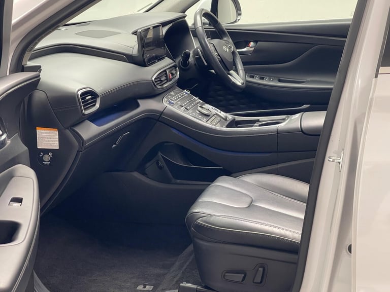 2022 Hyundai Santa Fe 1.6 T-GDi 13.8kWh Ultimate Auto 4WD Euro 6 (s/s) 5dr ESTATE Petrol/Electric...