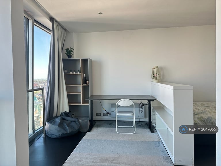 Studio flat in The Rotunda, Birmingham, B2 (#2647055)