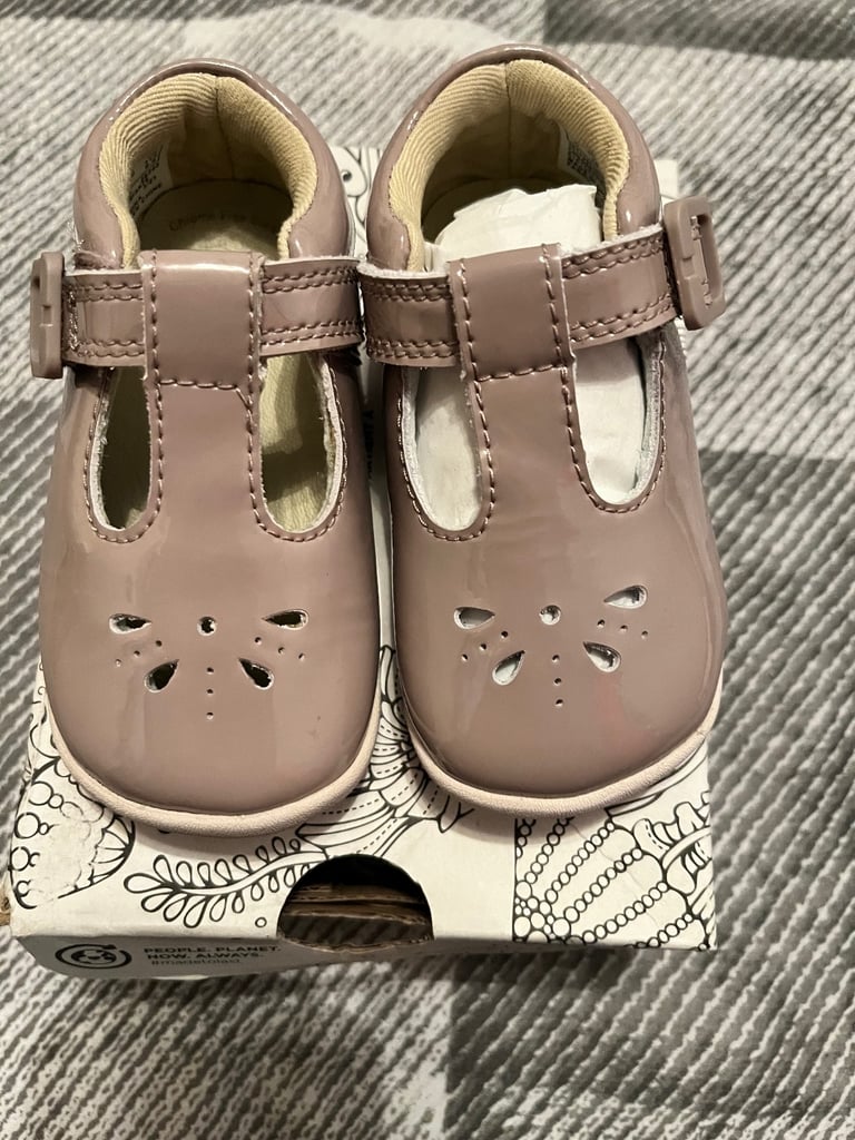 Small shoes new not used 