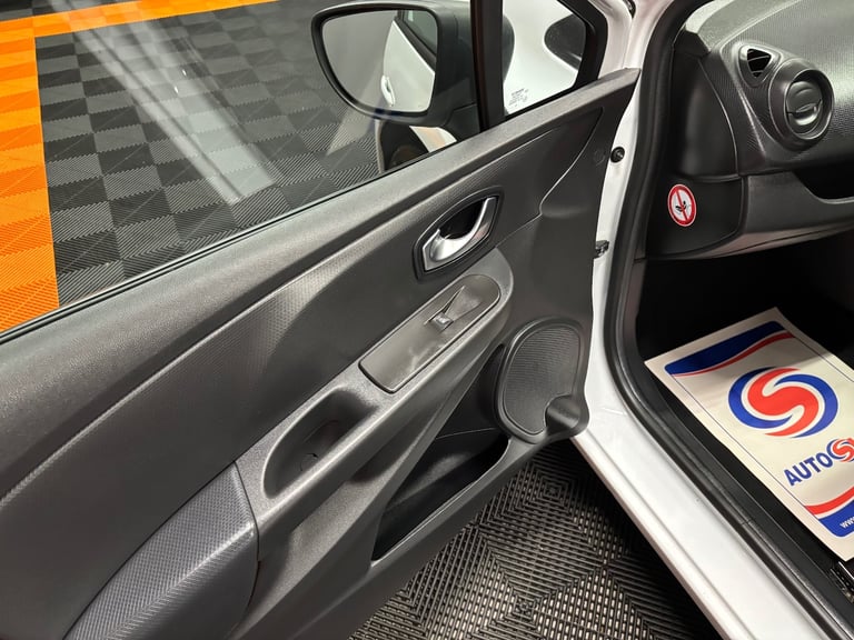 2016 Renault Clio 1.2 16V Play 5dr HATCHBACK Petrol Manual