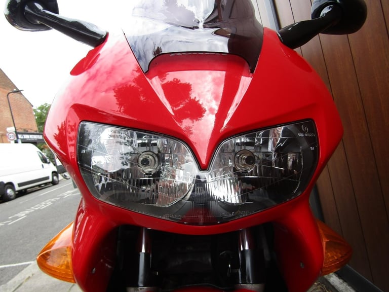 HONDA VFR 800 * LOW MILEAGE 12,000 * WITH BOX * AMAZING CONDITION *YEARS MOT *